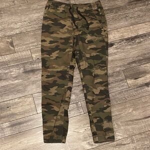 Aeropostale camo jogger